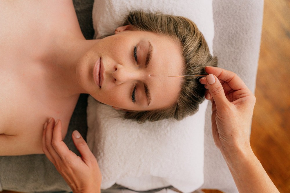 In this blog post, we will examine how acupuncture functions, its benefits for different types of chronic pain, and why it is gaining popularity among those seeking relief.